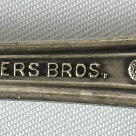 Vintage 1847 Rogers Bros Sterling Silver X3 Triple Plate Sugar Shell FANCY Spoon - Picture 8 of 8